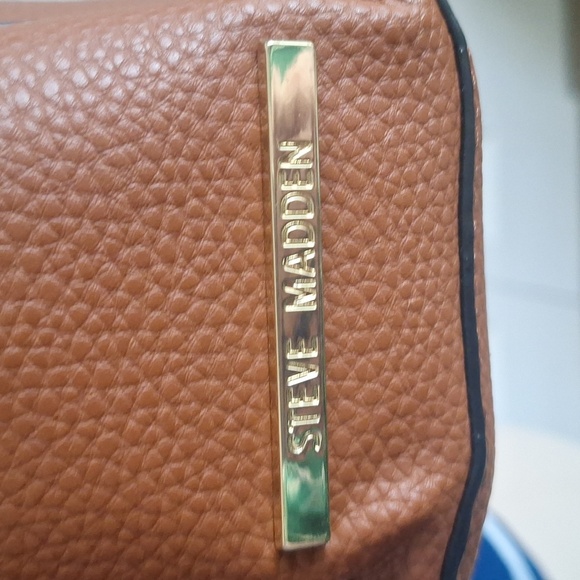 Steve Madden Brown Crossbody Bucket Bag - Picture 3 of 15